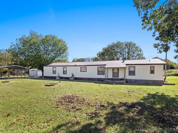 8404 Conifer Rd, Henryetta, OK 74437