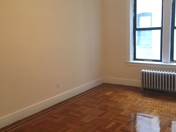 3rd image of 3563 89th St APT 3G