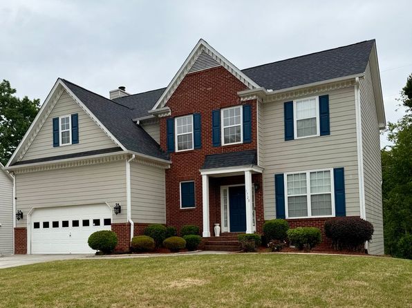 1728 Hampton Woods Way
