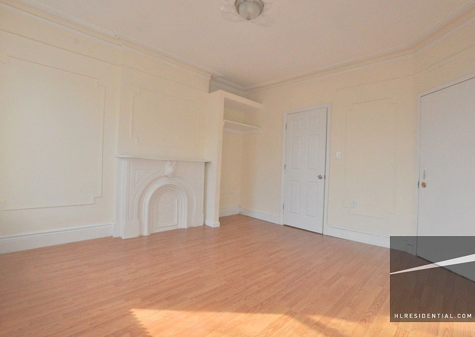 2nd image of 171 15th St #Flr4r