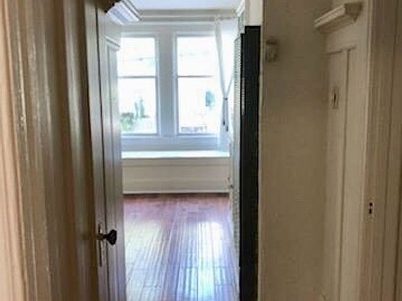 4th image of 131 Albion St #2