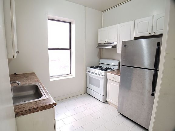 5th image of 367 Edgecombe Ave APT 24