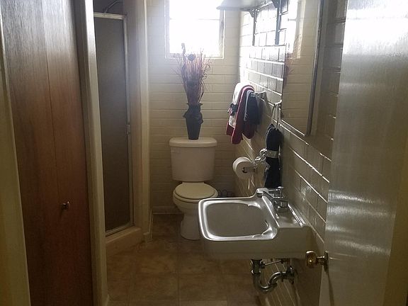 5th image of 2126 N Margaret Ave #B