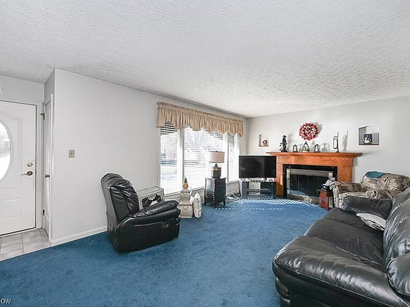 3rd image of 2513 Grant Ave