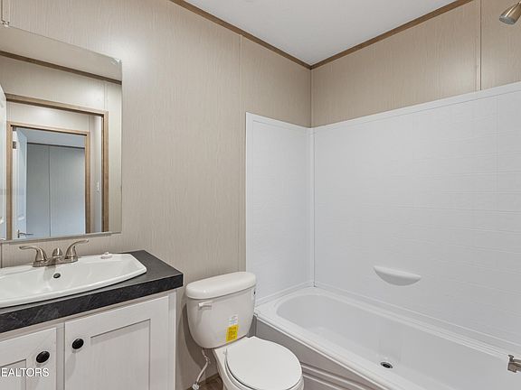 5th image of 5407 Bland Ln
