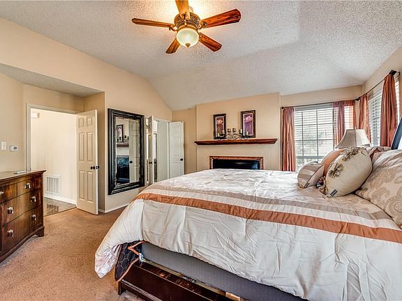 5th image of 1121 Kensington Dr