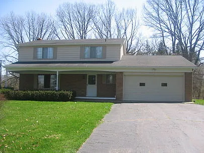 1017 Willow Ln photo 1