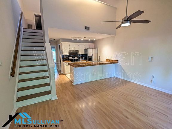 3rd image of 602 Gatehouse Ln #1