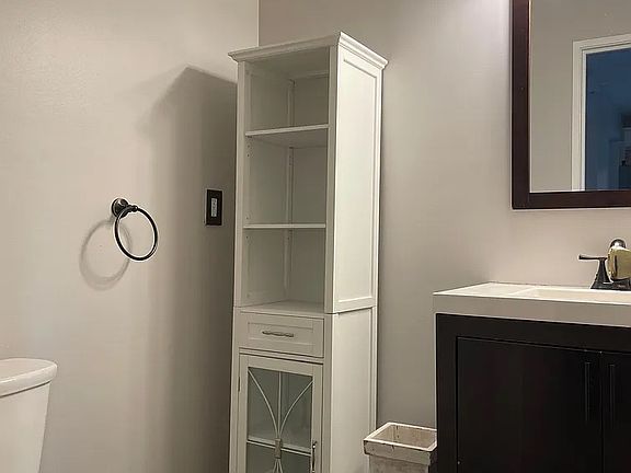 5th image of 2988 Chapshire Dr SE