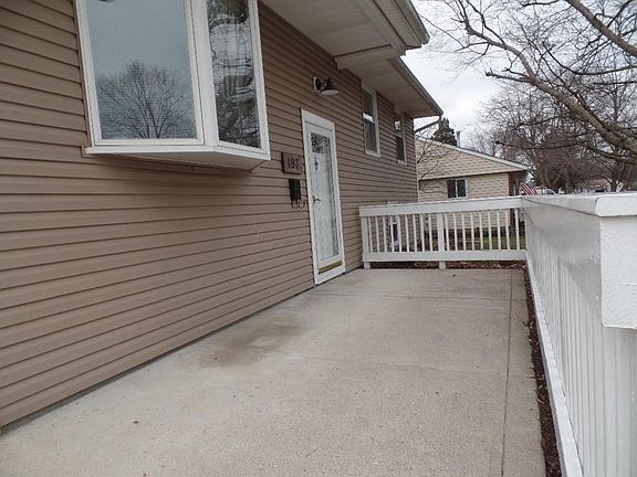 2nd image of 197 Prince Of Wales Dr