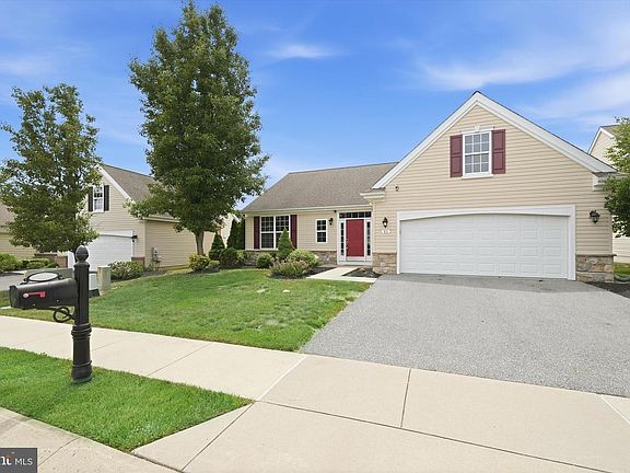 4th image of 80 Wheatsheaf Ln