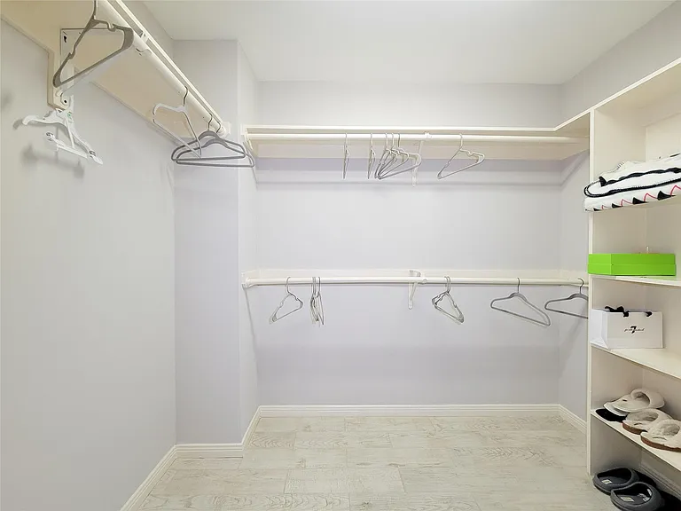 3525 Sage Rd #303 — Photo 33