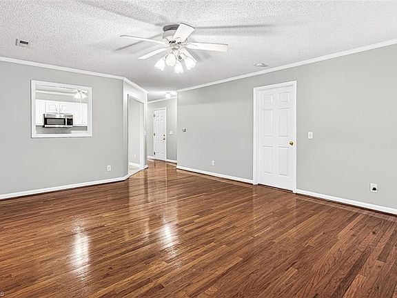 5th image of 840 Windermere Ct Unit A
