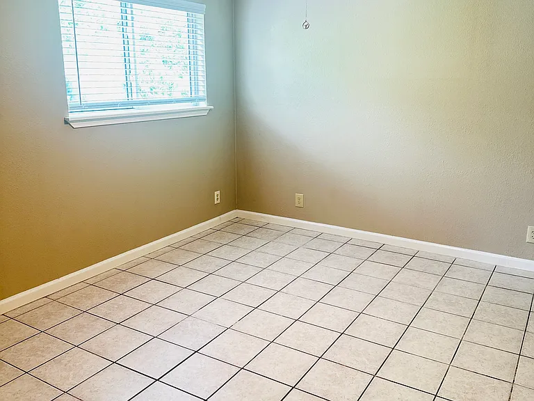 3112 N Aw Grimes Blvd #1 — Photo 6