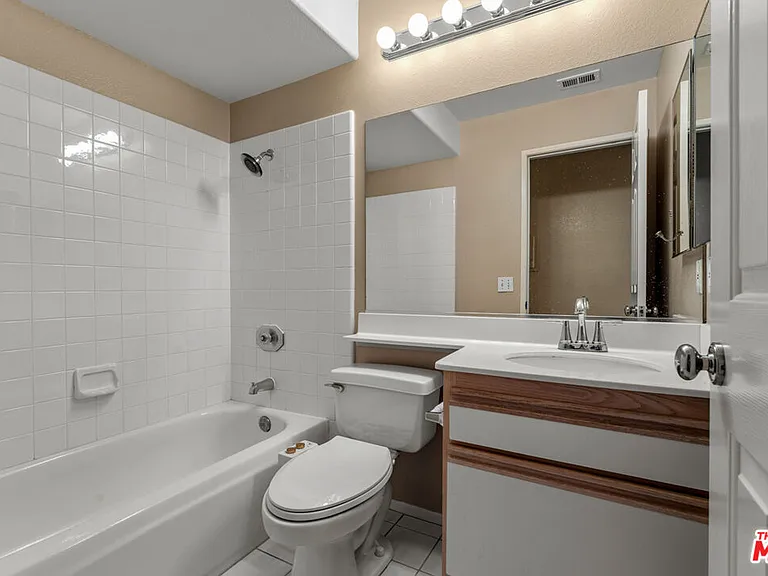 1010 S Farralon Ln — Photo 12
