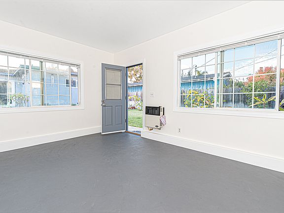 5th image of 362 Costa Mesa St