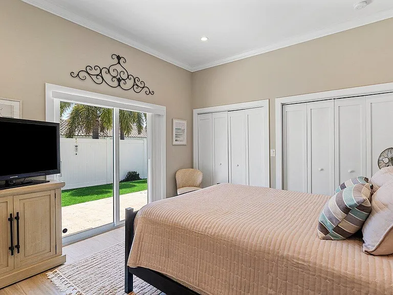 1008 SE 10th Ct — Photo 31