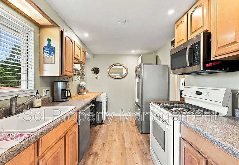 140 Spaten Way — Photo 6