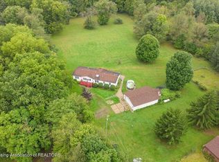 9594 River Rd, Bellevue, MI 49021