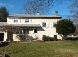 4 Rivercrest Dr, Piscataway, NJ 08854