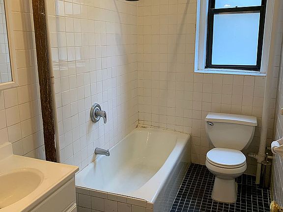 3rd image of 2586 Broadway #4N