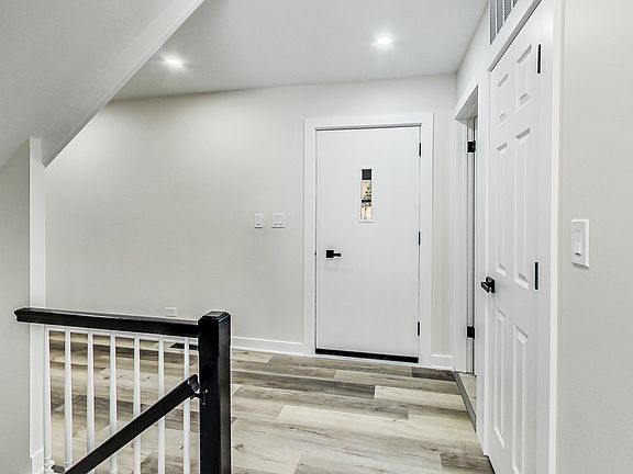 2nd image of 1945 Tanglewood Dr #10-E