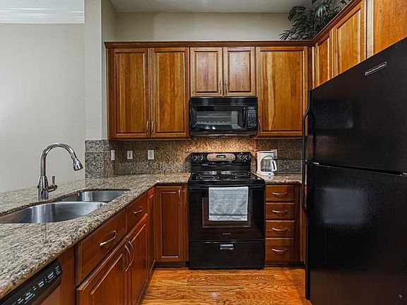 3rd image of 2400 McCue Rd APT 118