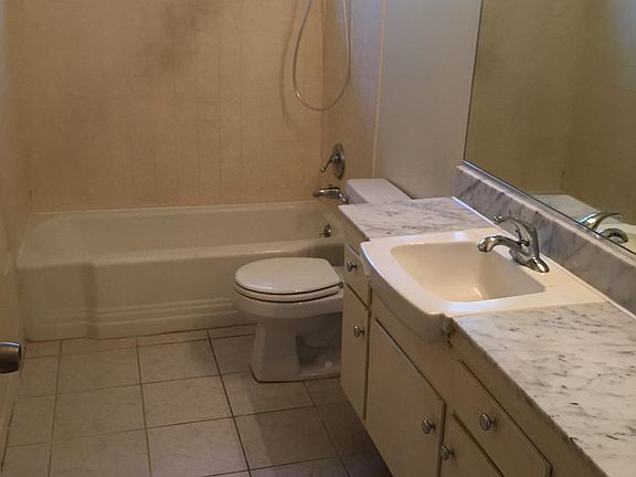 3rd image of 16727 Osborne St