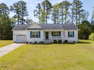 452 Woodland Dr, Swansboro, NC 28584