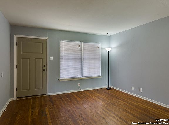 4th image of 4943 Bernadine Dr