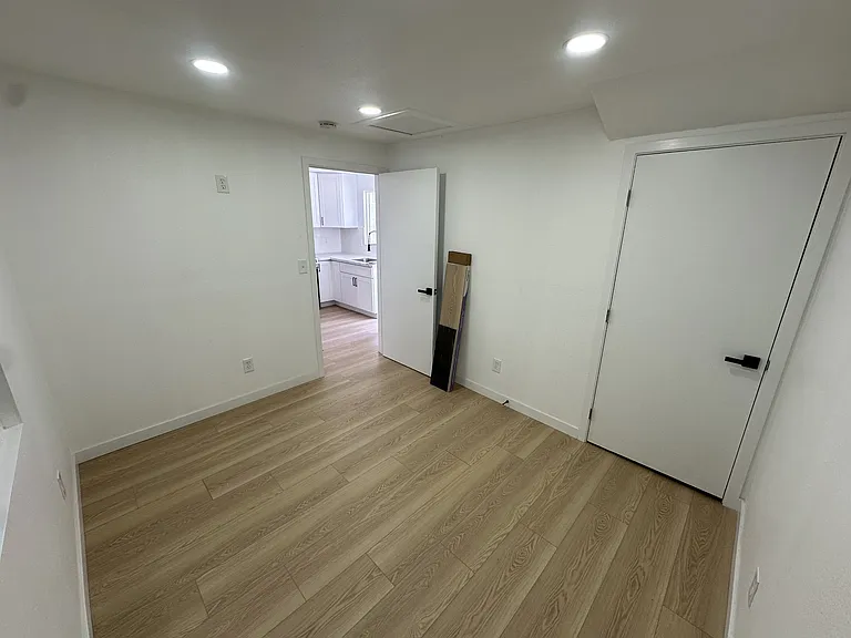 13052 Cypress Streetunit #C — Photo 9