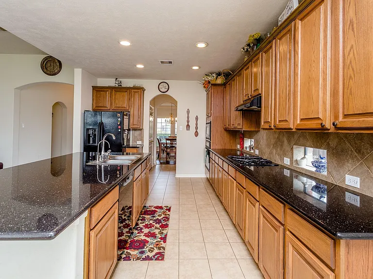 6706 Ashworth Dr — Photo 9