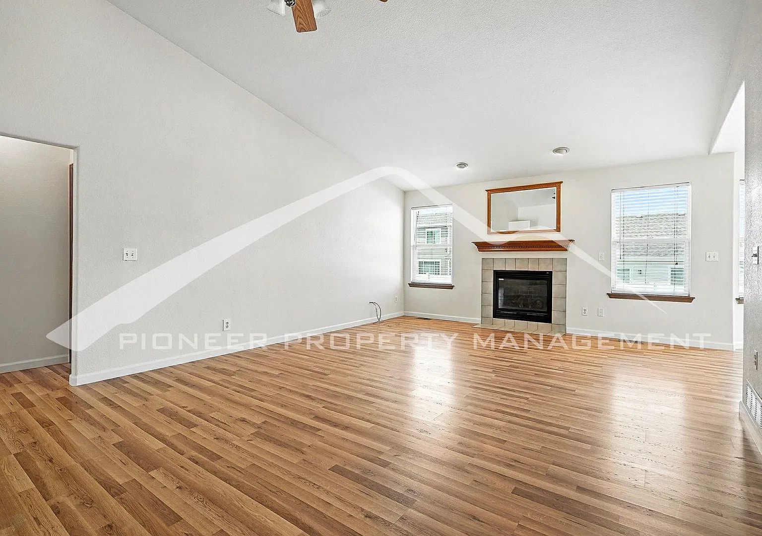Beautiful 3-Bedroom Home with Fenced Backyard, 2-Car Garage & More in Frederick, CO! — Photo 3