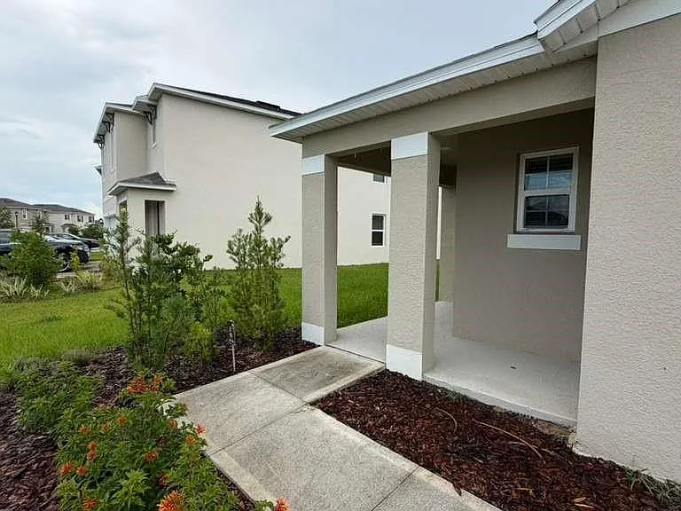 1511 Catbriar Way — Photo 2