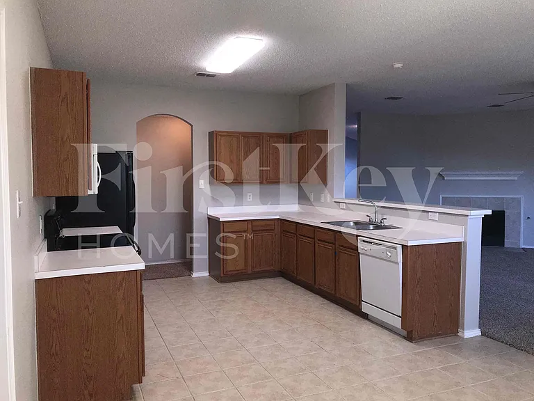 429 W Clover Park Dr — Photo 12