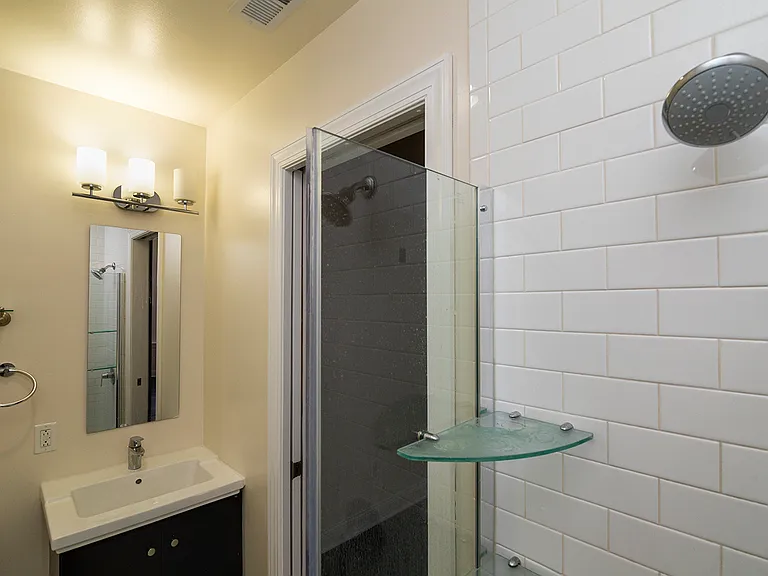 115 S 21st St #103 — Photo 4