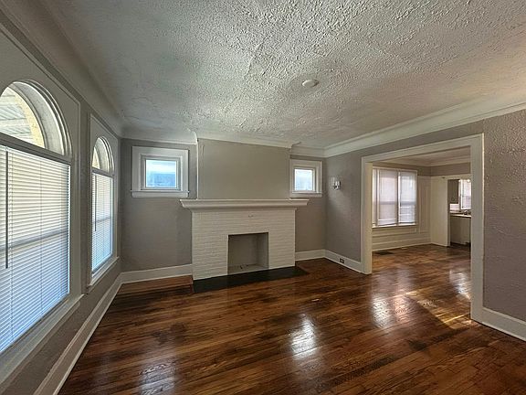 5th image of 2067 Hazelwood St