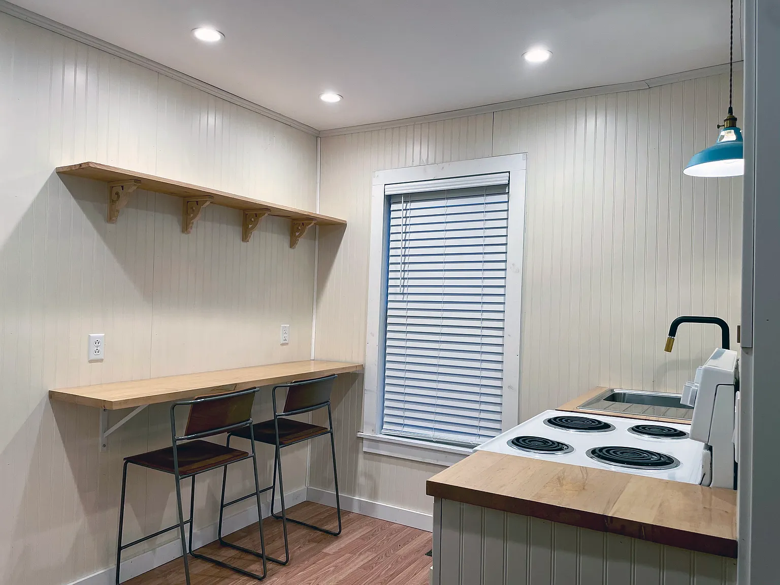 Studio, $925 — Photo 2