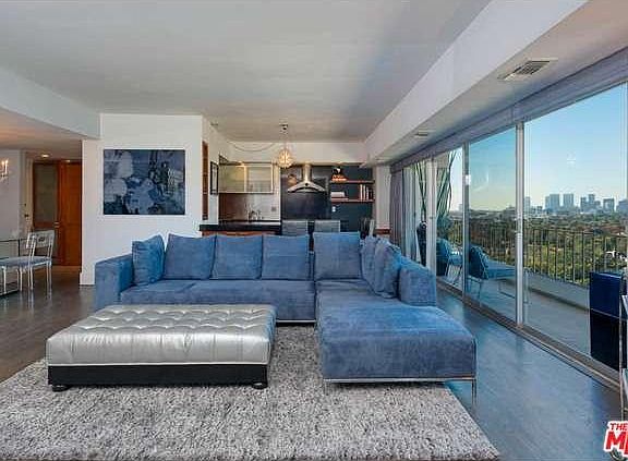 2nd image of 838 N Doheny Dr APT 1403