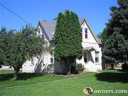 4 Bedroom, 2-plus stall garage, 3/4 acre, apple trees