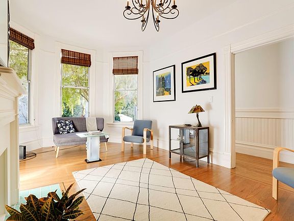 4th image of 664 Elizabeth St