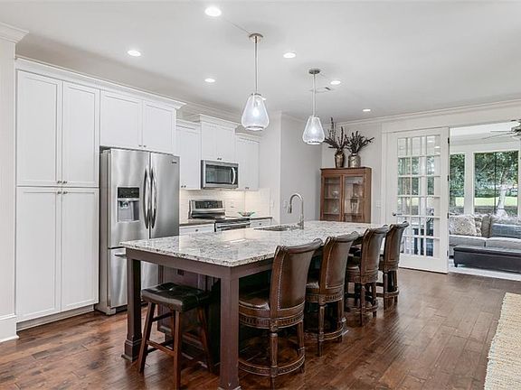 5th image of 1086 Sinclair Pointe St