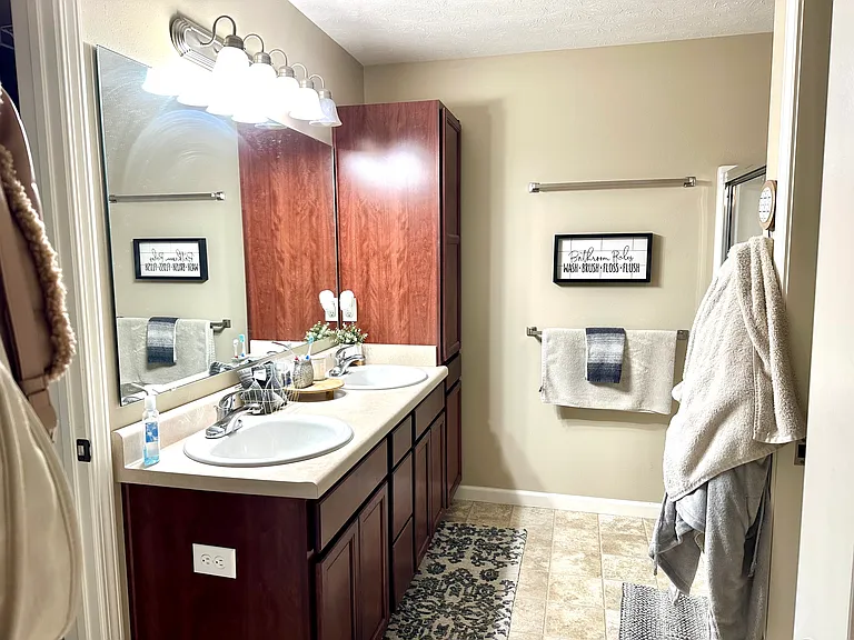 4569 Lamerocke Way — Photo 11