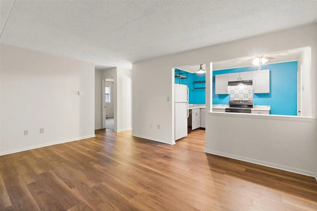 426 Keystone Ave — Photo 2