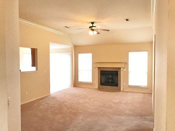 2nd image of 305 E Sweetwater Dr