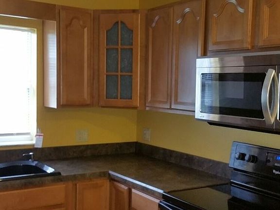 3rd image of 131 E Floyd Ave