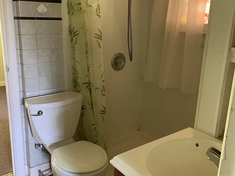 946 Poly Dr — Photo 3