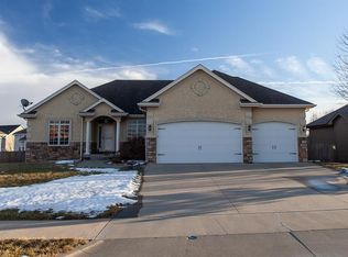 14422 Clearview Ln, Urbandale, IA 50323