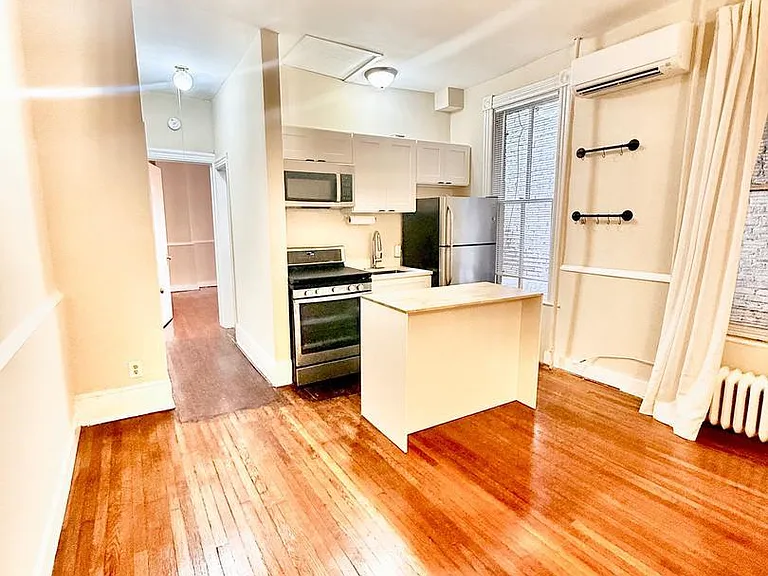 911 Prince St #2 — Photo 2