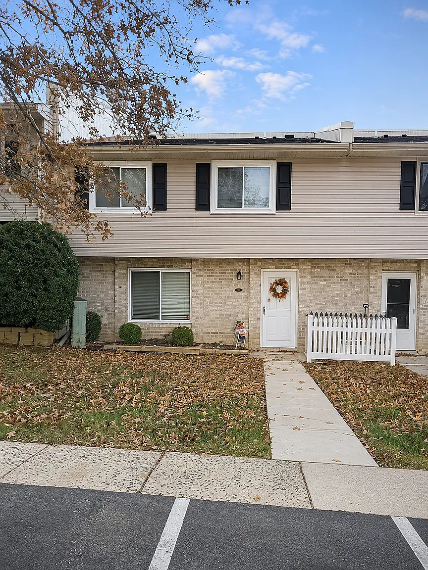 2 bed, 1.5 bath, 1100 sqft, $2,250 — Photo 1